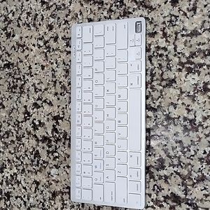 TRAXX TX11MBTKEYBD-FB Bluetooth Wireless Keyboard it works!!